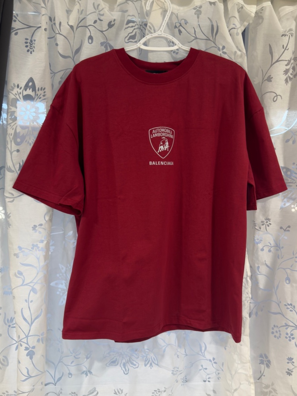 Balenciaga Men's Crewneck T-Shirt in Burgundy large